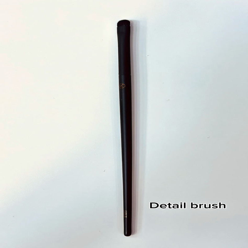 A107 Detail Eyeshadow Brush